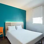 Hotelf1 Lyon Sud Renove * Oullins