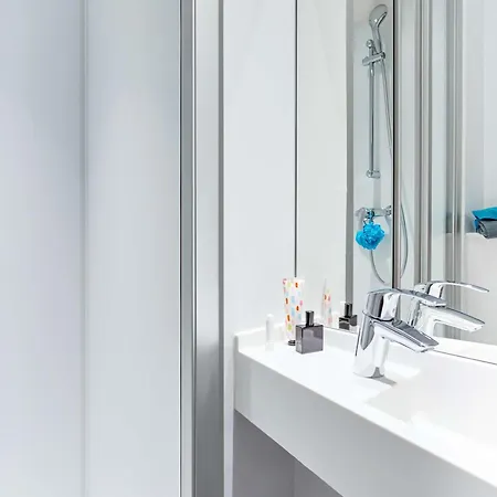 Hotelf1 Lyon Sud Renove Oullins