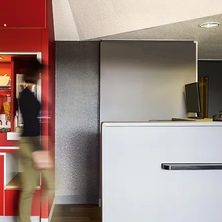 Hotelf1 Lyon Sud Renove Oullins