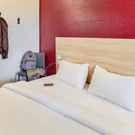 Hotelf1 Lyon Sud Renove *